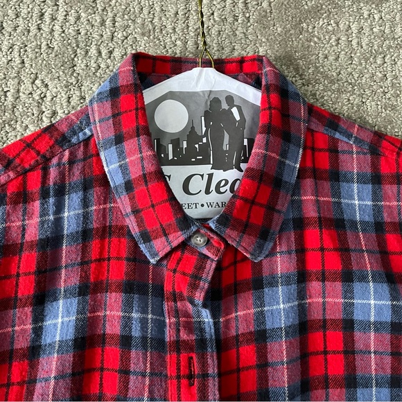 EUC Women's Vans Flannel size Medium in Red Multi-Color - Picture 2 of 7